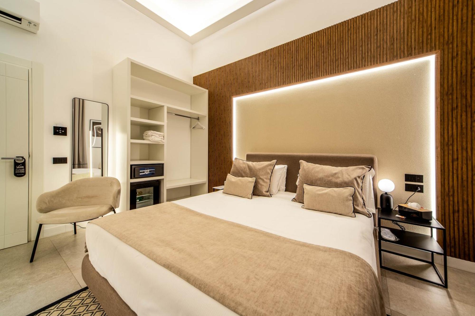 Mamalu - Studios And Suites Napels Buitenkant foto